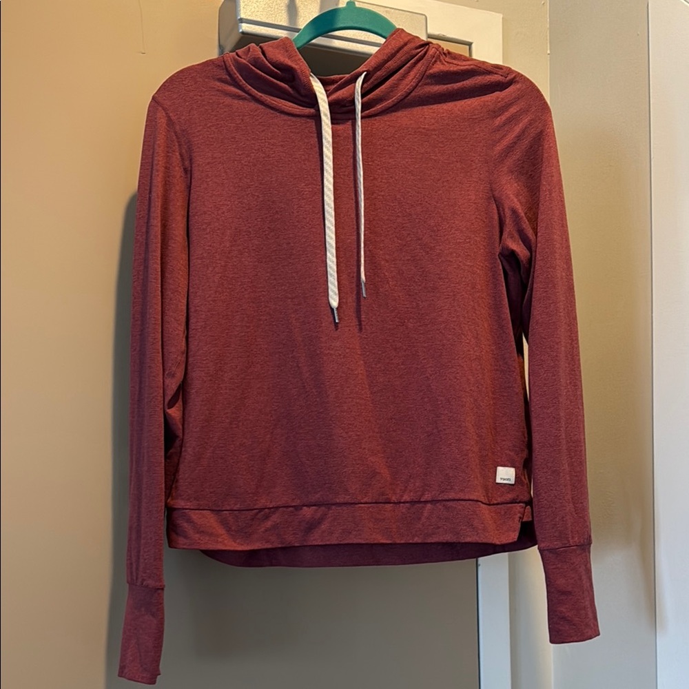 Vuori halo essentials hoodie in red Size M